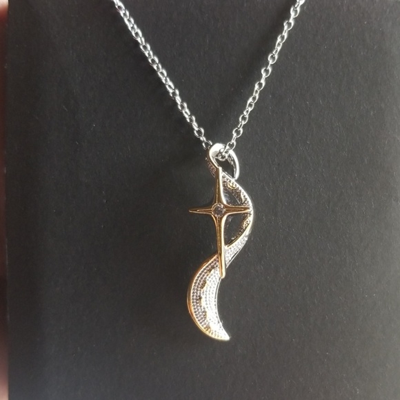 LAST ONE!!footprints cross pendant necklace - Picture 7 of 8